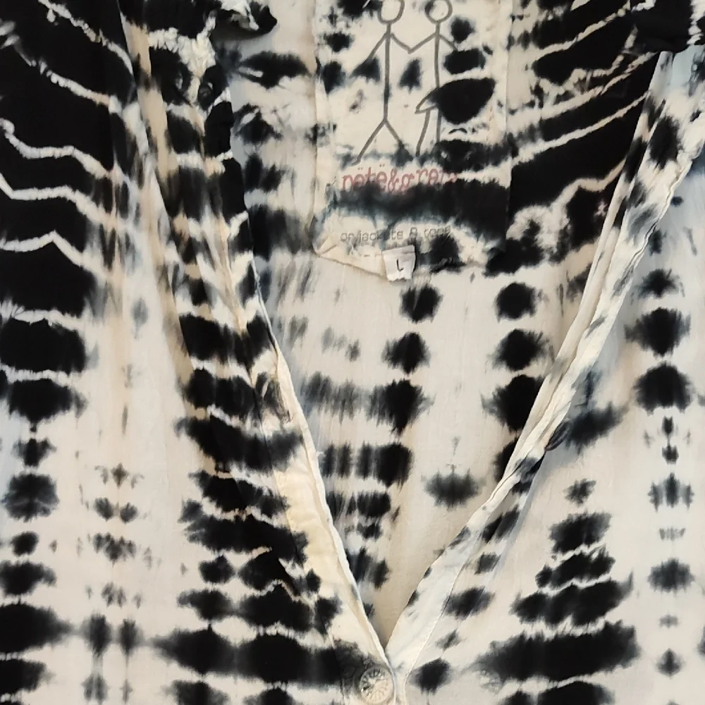 On Running Black and White Tunic Top - Picture 3 of 9
